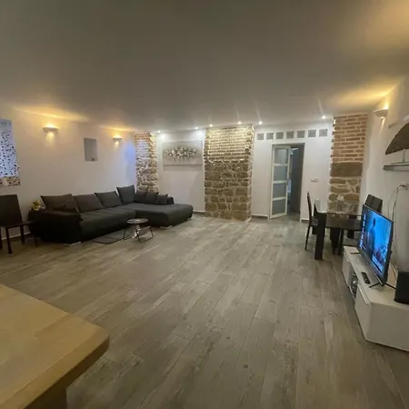 Proche Centre Parking Public Gratuit Apartment
