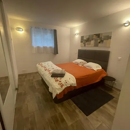 Apartment Proche Centre Parking Public Gratuit