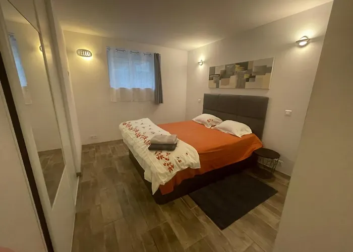 Apartment Proche Centre Parking Public Gratuit